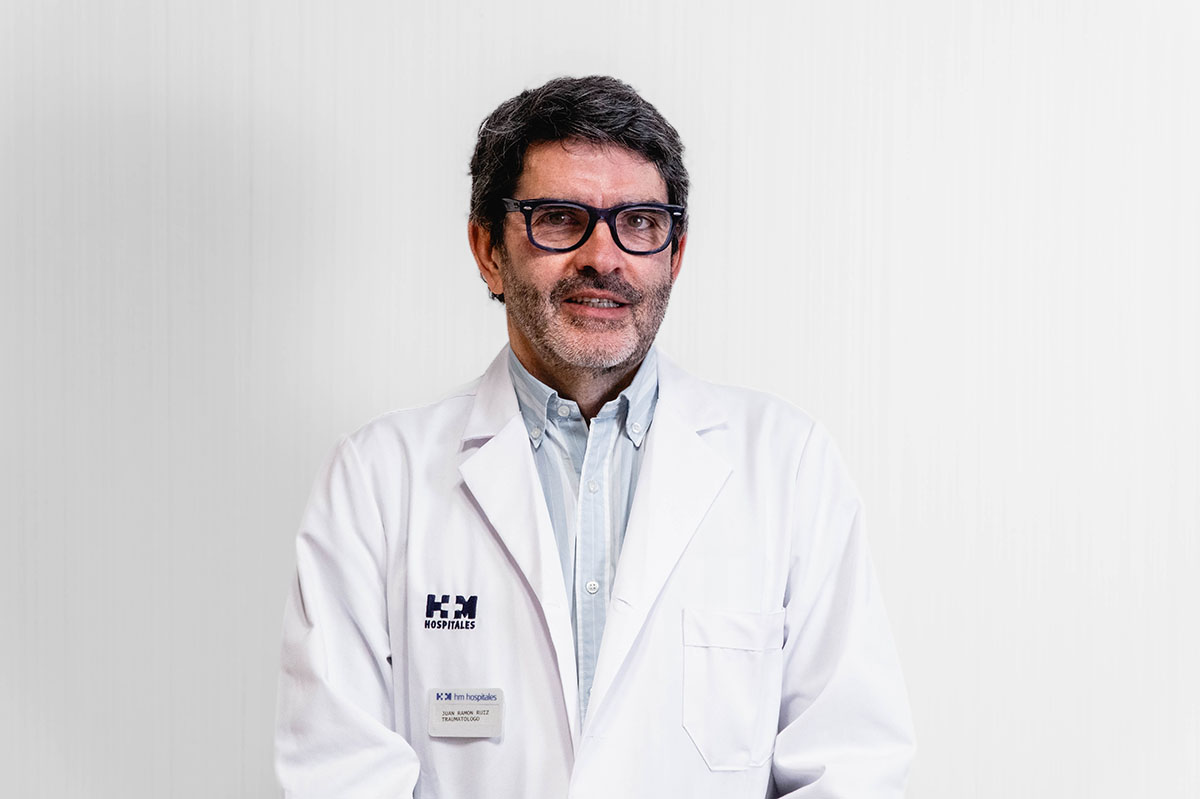 Dr. Ruiz Mezcua, Juan Ramón, Traumatólogo especialista