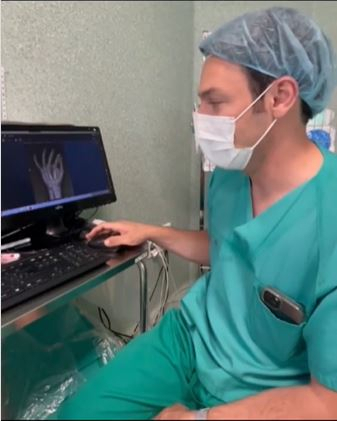 Dr. Bustillo, Javier